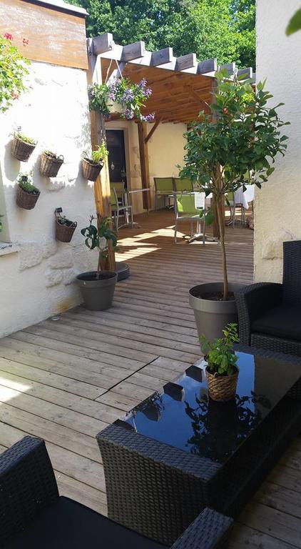Logis Hotels - Le Pont Bernet - Hotel 2 Etoiles Et Restaurant Le Pian-Médoc Kültér fotó