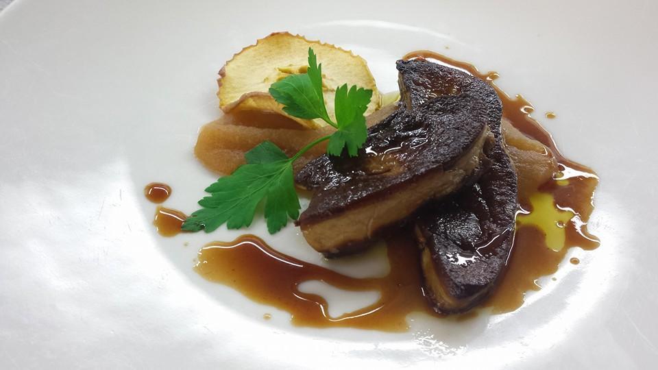 Logis Hotels - Le Pont Bernet - Hotel 2 Etoiles Et Restaurant Le Pian-Médoc Kültér fotó